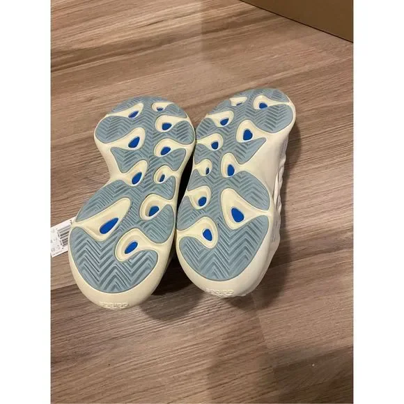 Adidas Yeezy 700 V3 Azael Black Men Size 8 Women size 9.5 FW4980 New - Picture 8 of 10